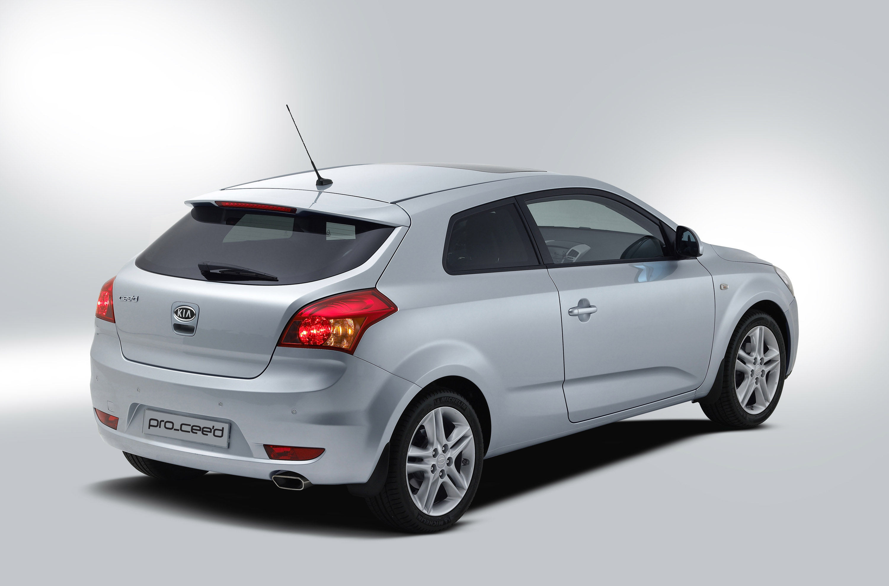 Где купить хэтчбек. Kia Pro Ceed 2008. Киа СИД 2008 хэтчбек. Kia Ceed ed 2008. Kia Ceed 2008 хэтчбек.