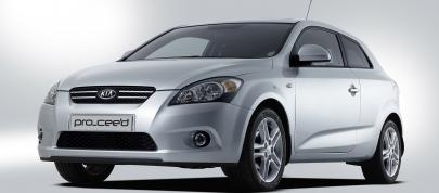 Kia pro_cee'd (2008) - picture 15 of 29