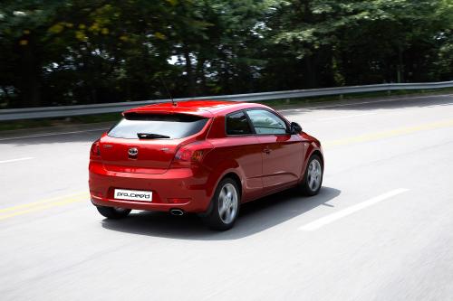 Kia pro_cee'd (2008) - picture 8 of 29