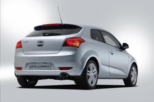 Kia pro_cee'd (2008) - picture 16 of 29