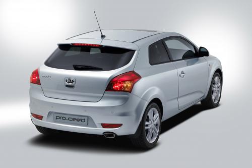Kia pro_cee'd (2008) - picture 17 of 29