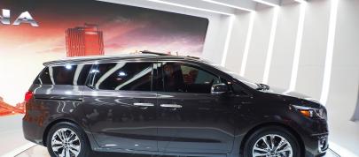 Kia Sedona New York (2014) - picture 7 of 13