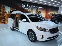 Kia Sedona New York (2014) - picture 5 of 13