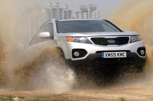 Kia Sorento (2010) - picture 1 of 2