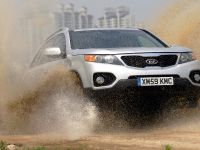 Kia Sorento (2010) - picture 1 of 2