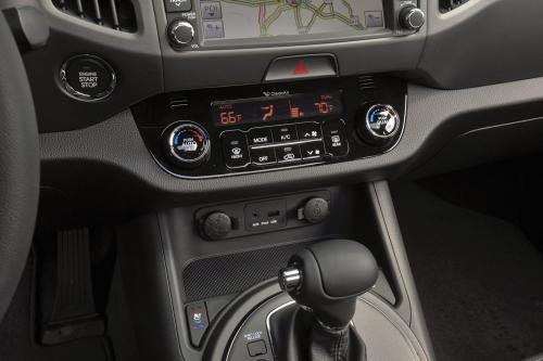 Kia Sportage SX Turbo (2011) - picture 17 of 19