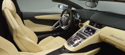Lamborghini Aventador LP 700-4 Roadster (2013) - picture 23 of 27