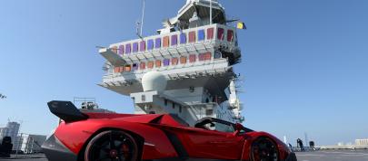 Lamborghini Veneno Roadster at Abu Dhabi (2013) - picture 4 of 5