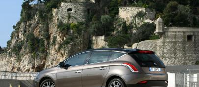 Lancia Delta 1.8 DiTurbo (2009) - picture 4 of 26