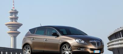 Lancia Delta 1.8 DiTurbo (2009) - picture 12 of 26