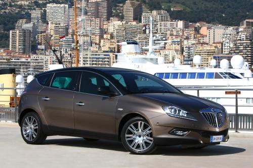 Lancia Delta 1.8 DiTurbo (2009) - picture 8 of 26