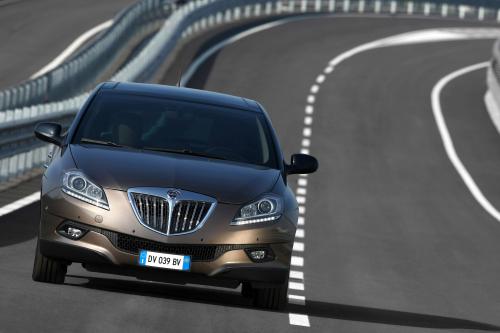 Lancia Delta 1.8 DiTurbo (2009) - picture 16 of 26