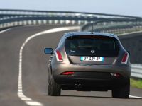 Lancia Delta 1.8 DiTurbo (2009) - picture 18 of 26