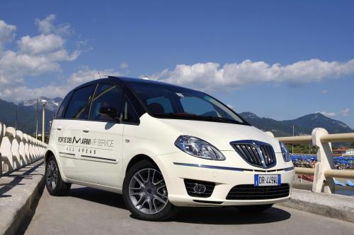 Lancia Musa Poltrona Frau (2008) - picture 1 of 6