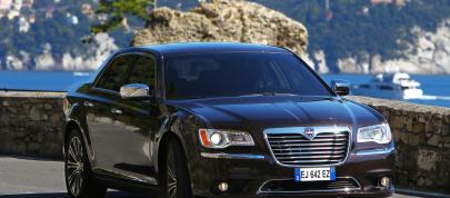 Lancia Thema AWD (2012) - picture 4 of 17