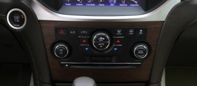 Lancia Thema AWD (2012) - picture 15 of 17