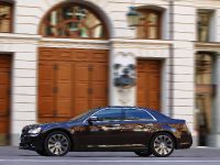 Lancia Thema AWD (2012) - picture 13 of 17