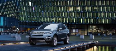 Land Rover Discovery Sport (2015) - picture 12 of 44