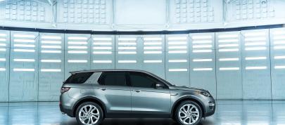 Land Rover Discovery Sport (2015) - picture 15 of 44