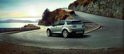 Land Rover Discovery Sport (2015) - picture 23 of 44