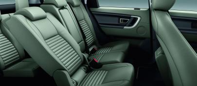 Land Rover Discovery Sport (2015) - picture 31 of 44