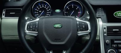 Land Rover Discovery Sport (2015) - picture 36 of 44