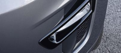 Land Rover Discovery Sport (2015) - picture 39 of 44