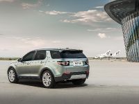Land Rover Discovery Sport (2015) - picture 18 of 44