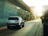 Land Rover Discovery Sport (2015) - picture 21 of 44