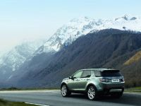 Land Rover Discovery Sport (2015) - picture 22 of 44