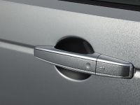 Land Rover Discovery Sport (2015) - picture 42 of 44