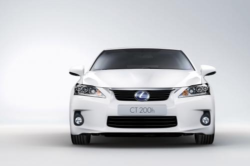Lexus CT 200h (2011) - picture 1 of 22
