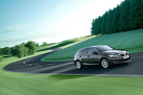 Lexus CT 200h (2011) - picture 17 of 22