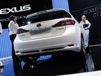 Lexus CT 200h Geneva (2010) - picture 2 of 2