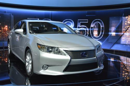 Lexus ES 300h Hybrid New York (2012) - picture 1 of 3