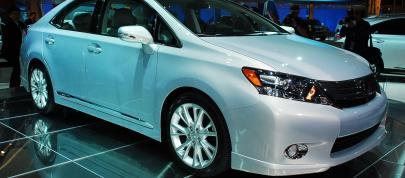 Lexus HS 250h Hybrid Detroit (2009) - picture 4 of 13