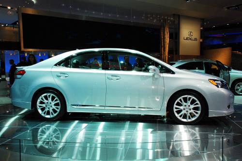 Lexus HS 250h Hybrid Detroit (2009) - picture 8 of 13