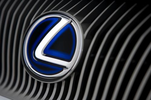 Lexus hybrid family (2008) - picture 1 of 3