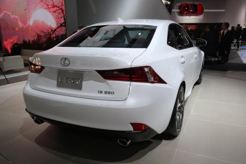 Lexus IS F Sport Detroit (2013) - picture 8 of 14