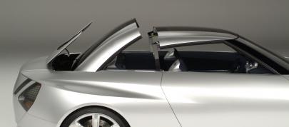 Lexus LF-C Concept (2004) - picture 7 of 18