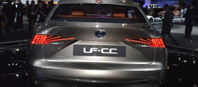 Lexus LF-CC Los Angeles (2012) - picture 15 of 17