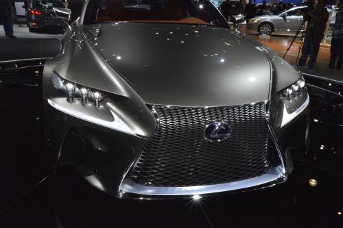 Lexus LF-CC Los Angeles (2012) - picture 1 of 17