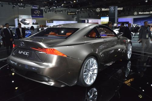 Lexus LF-CC Los Angeles (2012) - picture 16 of 17
