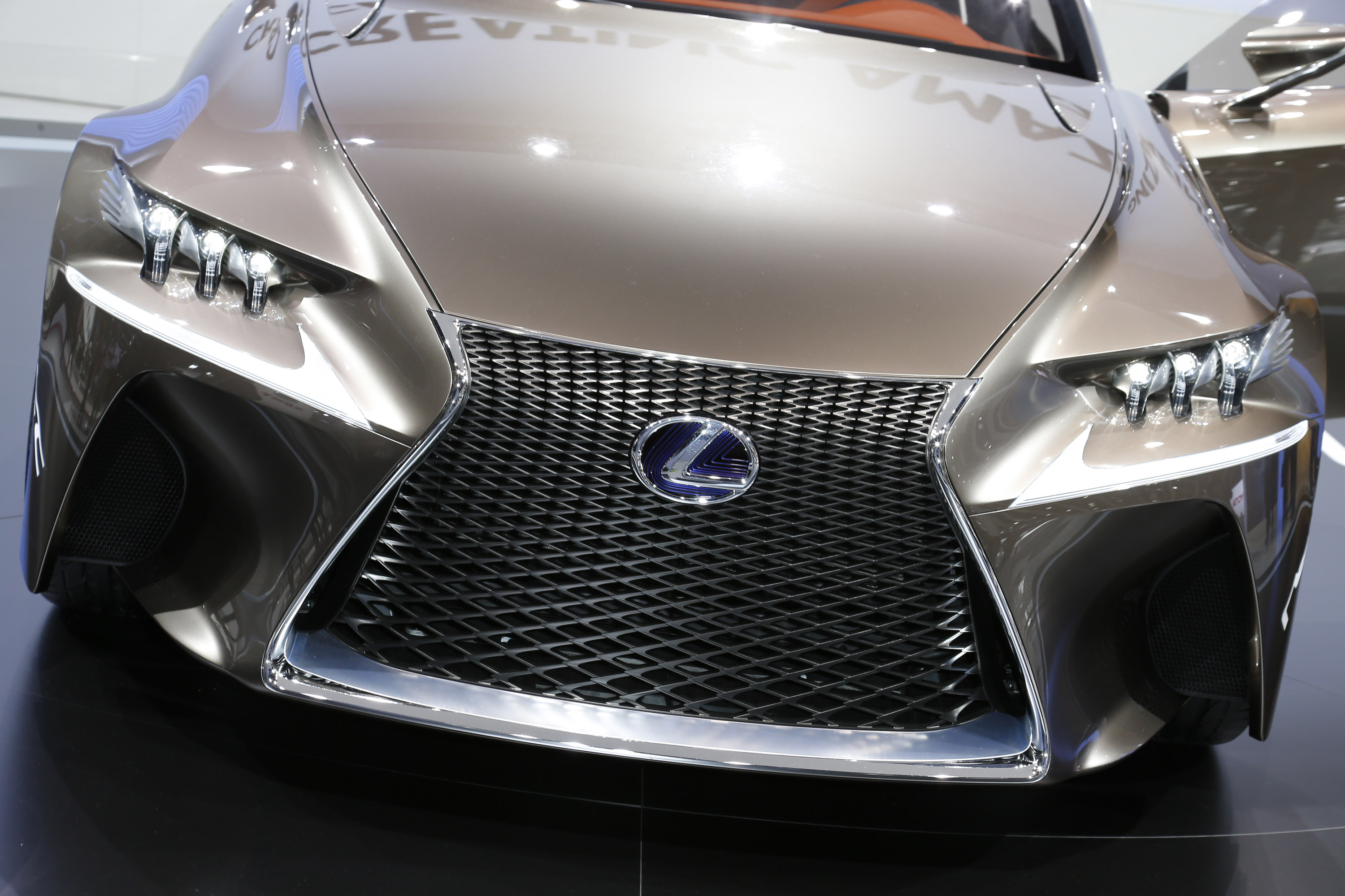 Lexus LF-CC Paris