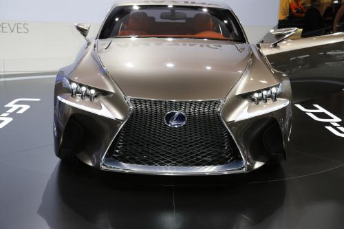 Lexus LF-CC Paris (2012) - picture 1 of 10