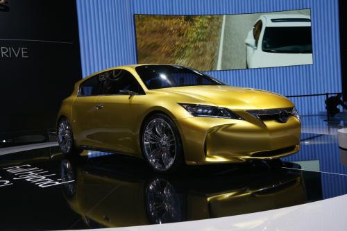 Lexus LF-Ch Frankfurt (2011) - picture 1 of 3