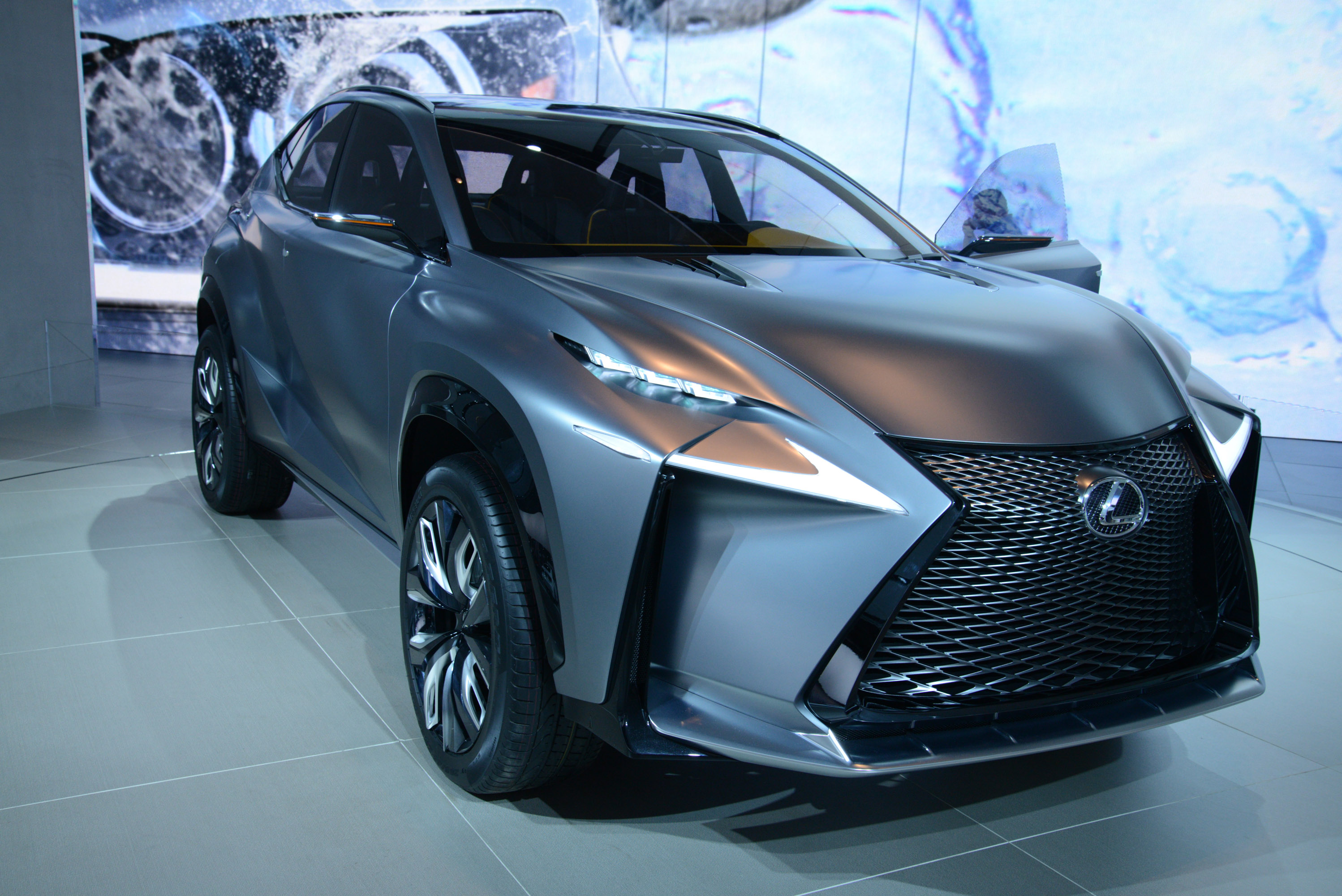 Lexus LF-NX Detroit