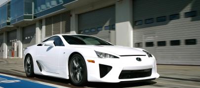 Lexus LFA (2011) - picture 12 of 27