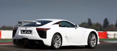 Lexus LFA (2011) - picture 15 of 27