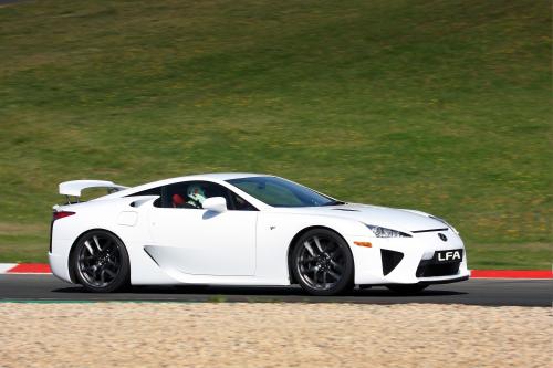 Lexus LFA (2011) - picture 16 of 27